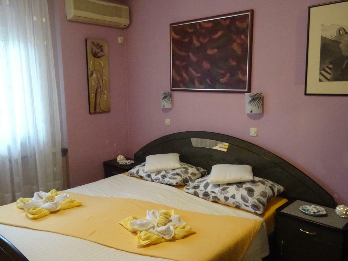 Apartman Iris S Terasom Rijeka Exterior photo
